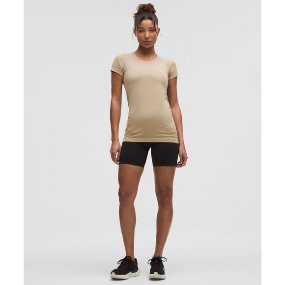 NWT Lululemon Swiftly Tech Short-Sleeve Shirt 2.0 *Hip Length MSRP $68 - Size 2 - Picture 3 of 5